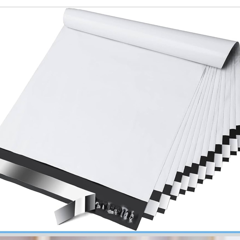 20White Poly Mailers with 10 thank you stickers